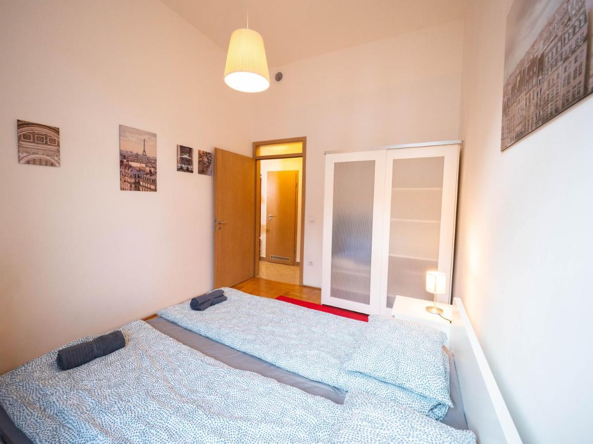 Cozy Central Apt With Garage At Gozsdu Passage Budapest Exterior photo