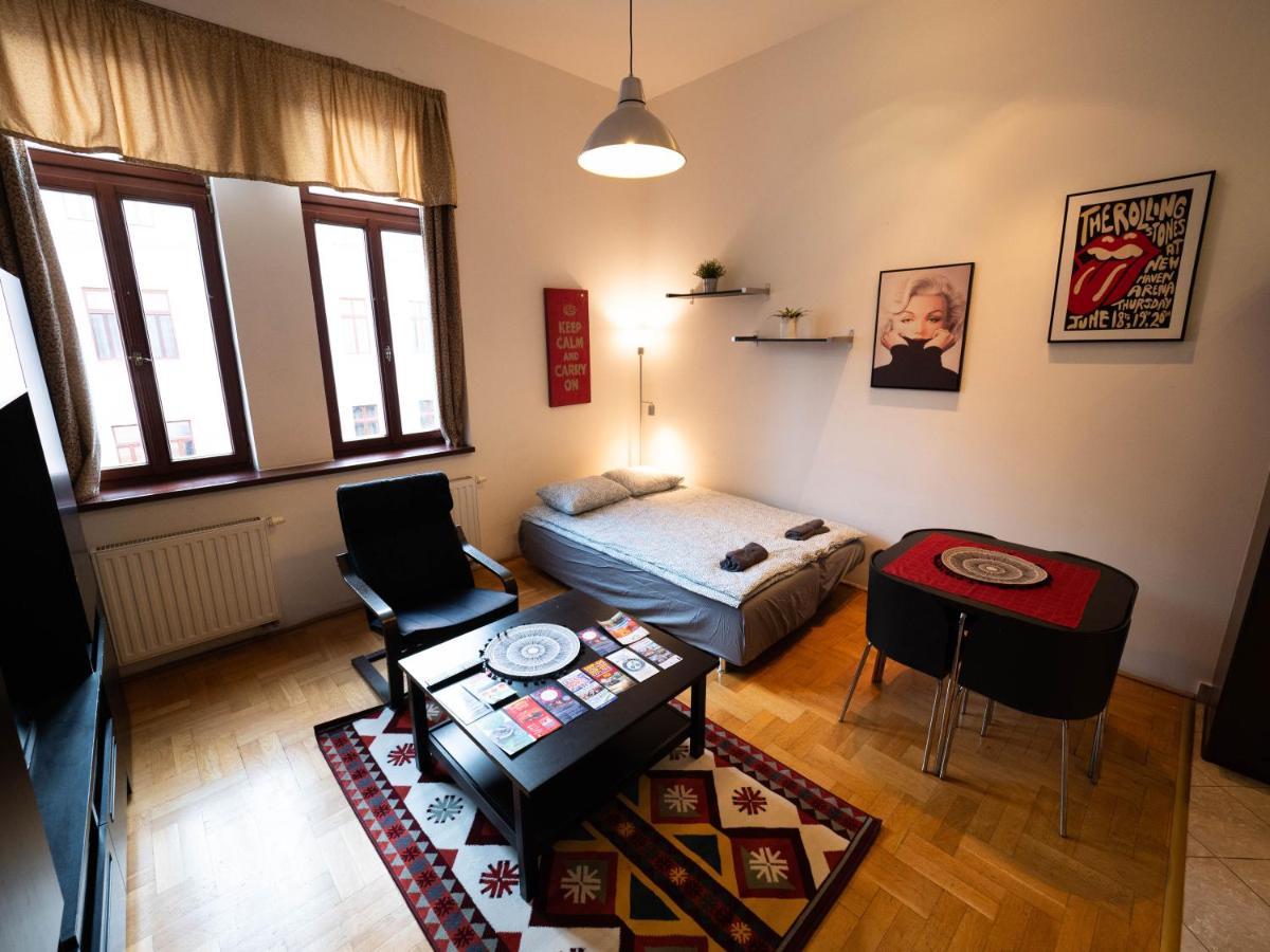 Cozy Central Apt With Garage At Gozsdu Passage Budapest Exterior photo